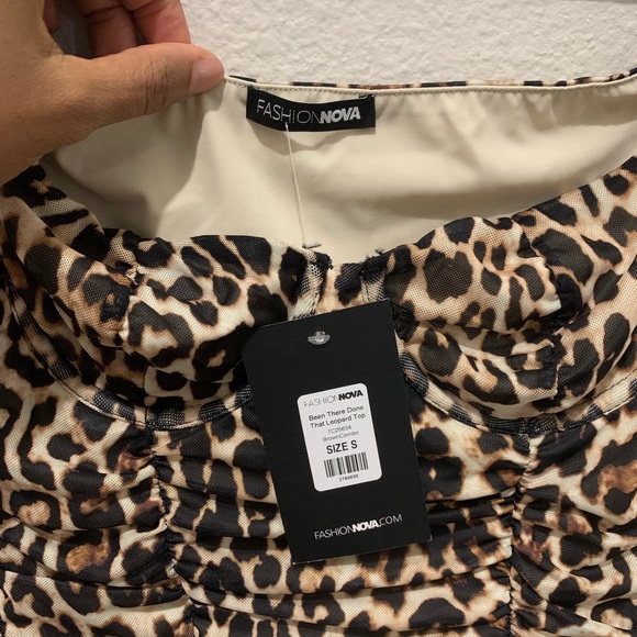 Fashion Nova Leopard Print Crop top - Picture 7 of 7